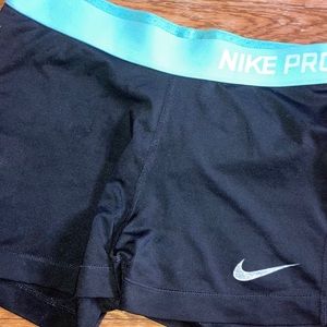 Black Nike Pros